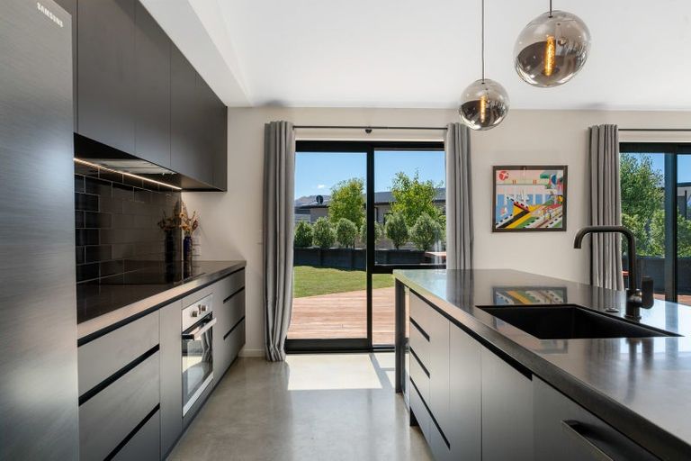 Photo of property in 5 Tahi Street, Albert Town, Wanaka, 9305