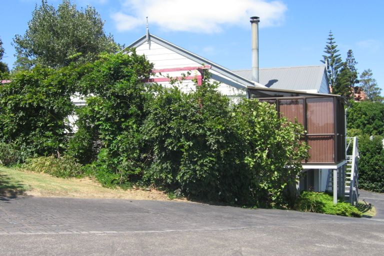 Photo of property in 12 Gillan Place, Bayview, Auckland, 0629