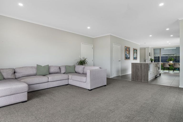 Photo of property in 14 Taitonga Lane, Stanmore Bay, Whangaparaoa, 0932