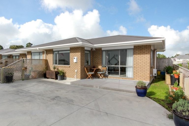 Photo of property in 1/6 Warre Street, Waitara, 4320