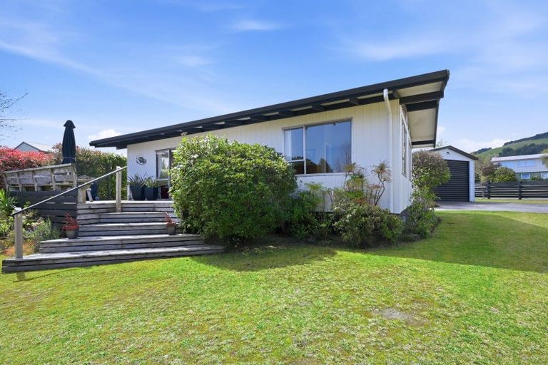 Photo of property in 22 Angela Place, Kinloch, Taupo, 3377