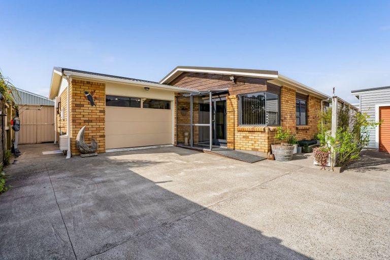 Photo of property in 35a Tukapa Street, Westown, New Plymouth, 4310