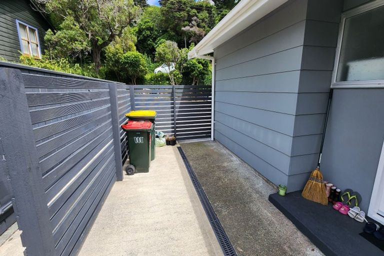 Photo of property in 1/80 Airlie Road, Plimmerton, Porirua, 5026