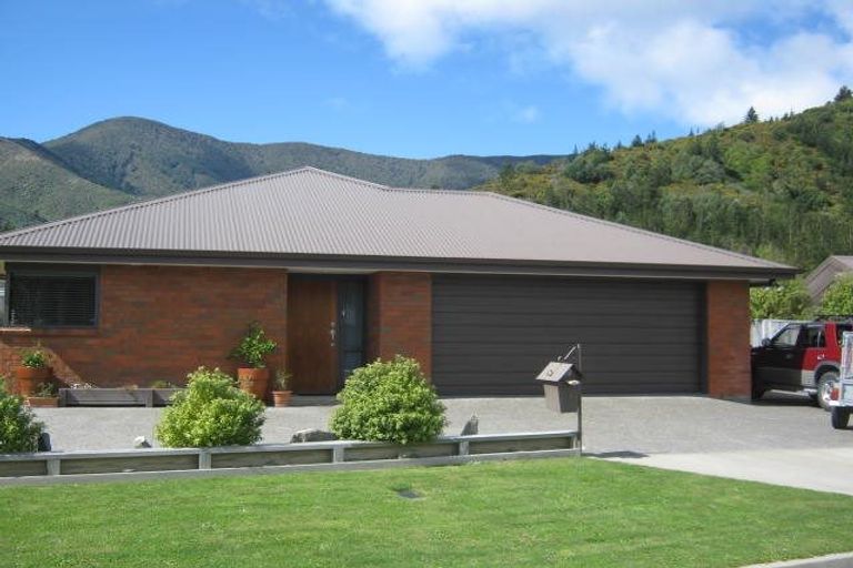 Photo of property in 5 Weka Place, Picton, 7220