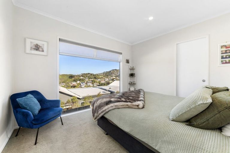 Photo of property in 35 Cresswell Place, Johnsonville, Wellington, 6037