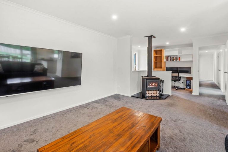 Photo of property in 6 Kanuka Grove, Kinloch, Taupo, 3377