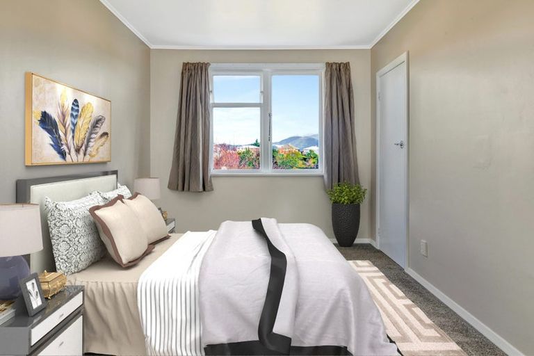 Photo of property in 48 Hereford Street, Cannons Creek, Porirua, 5024