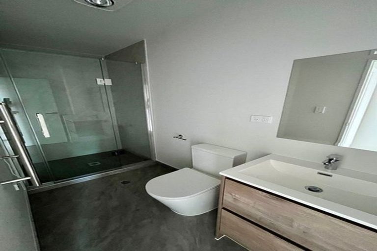 Photo of property in 17 Paetai Lane, Te Atatu Peninsula, 0610