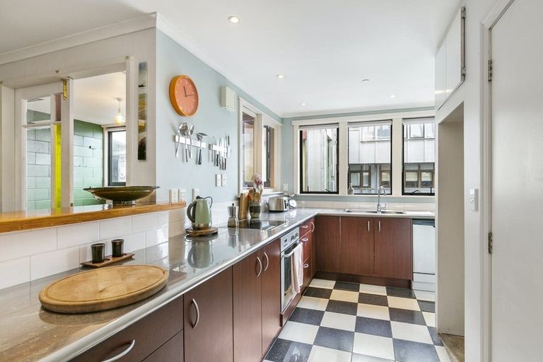 Photo of property in 241/21 Left Bank, Te Aro, Wellington, 6011