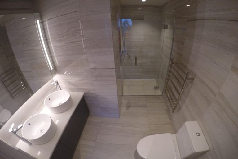 Photo of property in 203/585 Beach Road, Rothesay Bay, Auckland, 0630