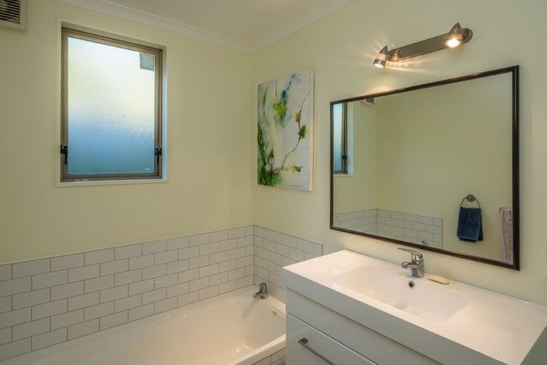 Photo of property in 42 Harry Shaw Way, Raumati South, Paraparaumu, 5032