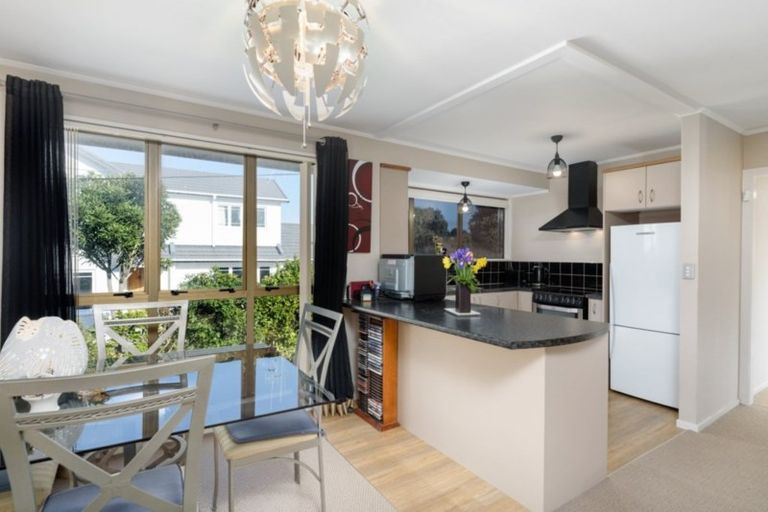 Photo of property in 2/33 Golf Road, Mount Maunganui, 3116