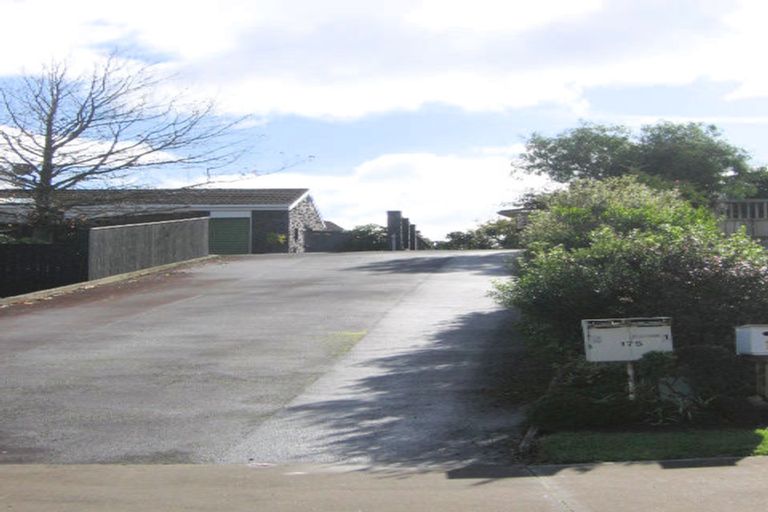Photo of property in 1/175 Fisher Parade, Farm Cove, Auckland, 2012
