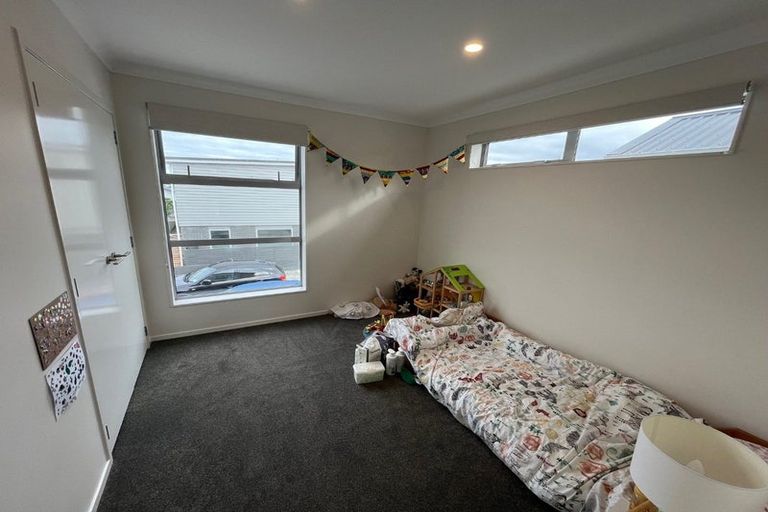 Photo of property in 28a Yeovil Road, Te Atatu Peninsula, Auckland, 0610