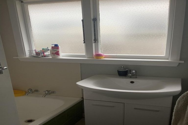 Photo of property in 1/25 Hills Road, Edgeware, Christchurch, 8013