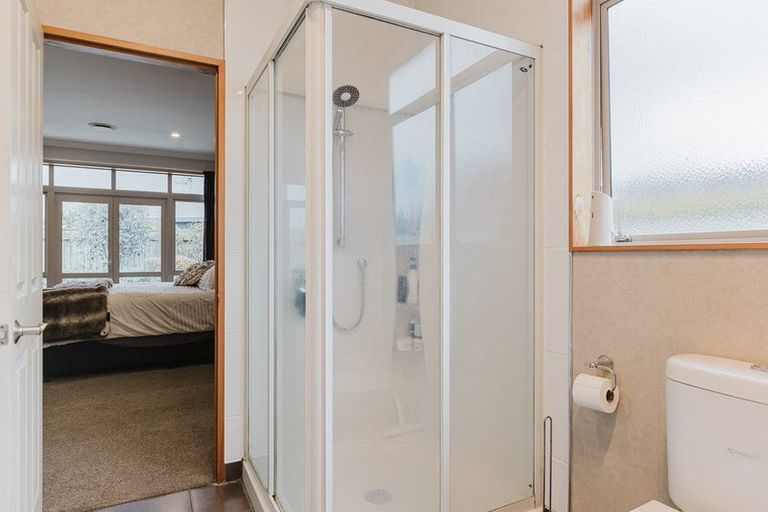 Photo of property in 15 Bouvardia Avenue, Milson, Palmerston North, 4414