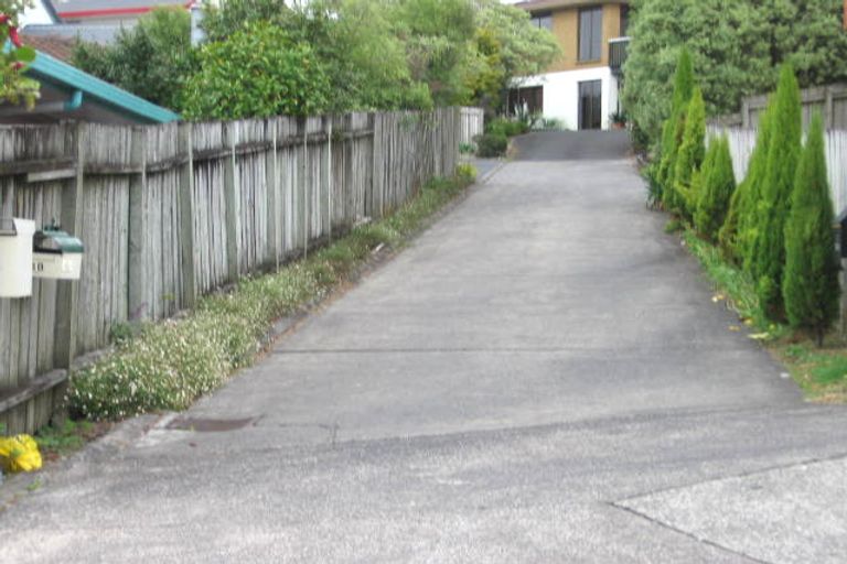 Photo of property in 1/4 Fairbanks Place, Glendene, Auckland, 0602