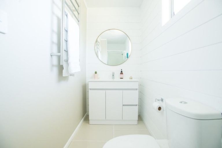 Photo of property in 57 Pacific Parade, Army Bay, Whangaparaoa, 0930