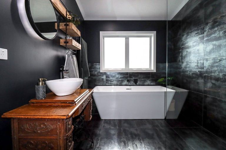 Photo of property in 143e Smith Road, Dannevirke, 4978