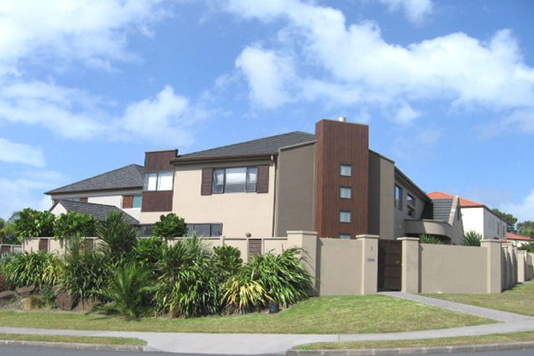 Photo of property in 1 Seacrest Drive, West Harbour, Auckland, 0618