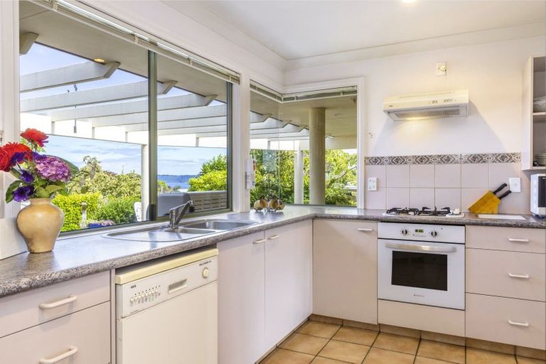 Photo of property in 11 Fairview Terrace, Waipahihi, Taupo, 3330