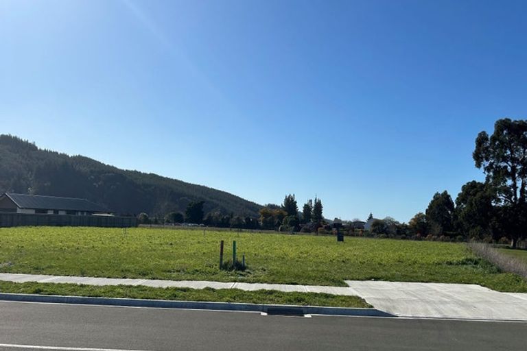 Photo of property in 55 George Fyfe Way, Wakefield, 7025