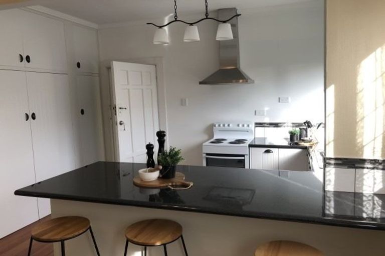 Photo of property in 42 Dahlia Street, Palmerston North, 4410