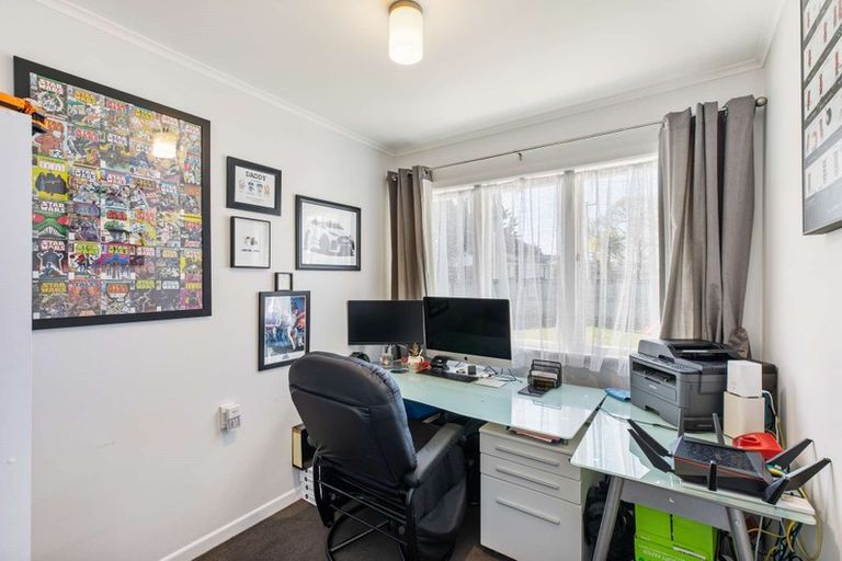 Photo of property in 10 Shirley Avenue, Papakura, 2110