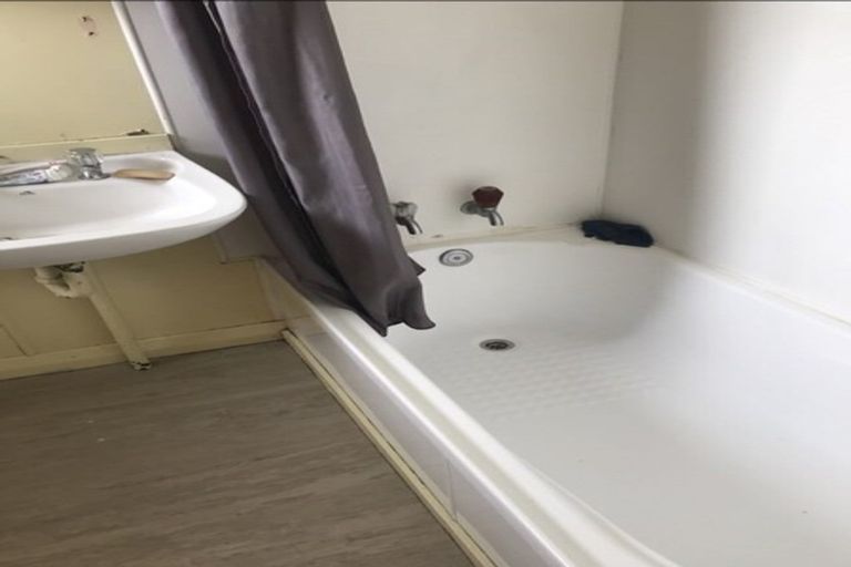 Photo of property in 9-9a Hamilton Place, East Gore, Gore, 9710