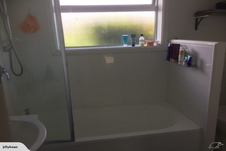 Photo of property in 33 Colwyn Street, Bryndwr, Christchurch, 8053