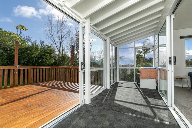 Photo of property in 11 Landsdale Place, Massey, Auckland, 0614