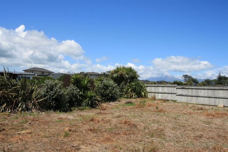 Photo of property in 4b Sampson Avenue, Waiwhakaiho, New Plymouth, 4312