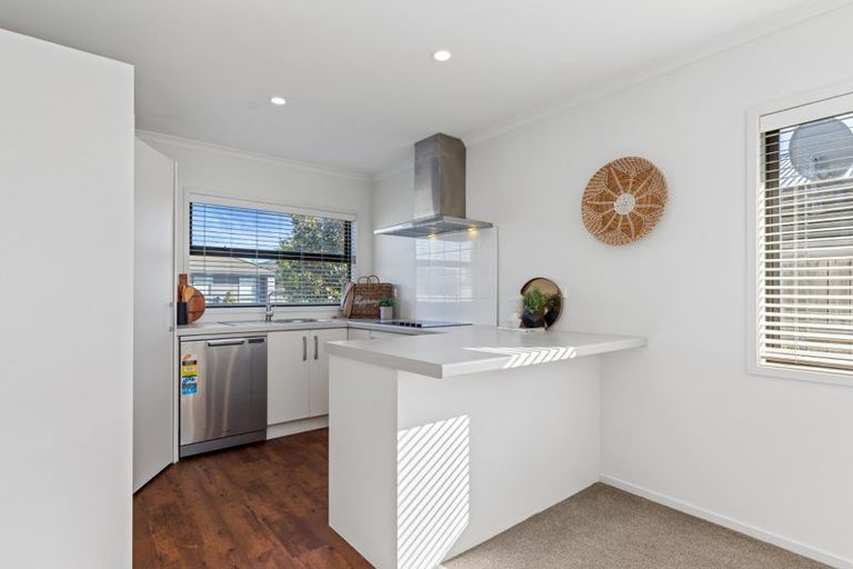 Photo of property in 16 Marion Crescent, Papamoa Beach, Papamoa, 3118