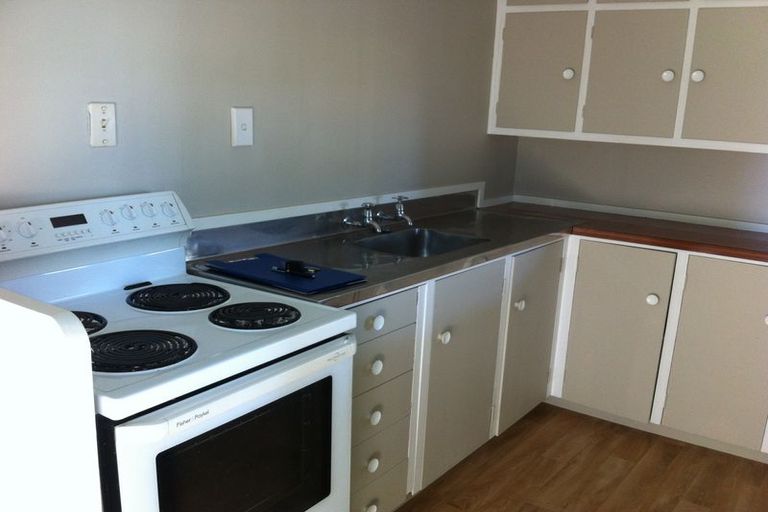 Photo of property in 32 Government Road, Raglan, 3225