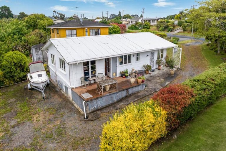 Photo of property in 58 Bays Road, Orere Point, Papakura, 2585