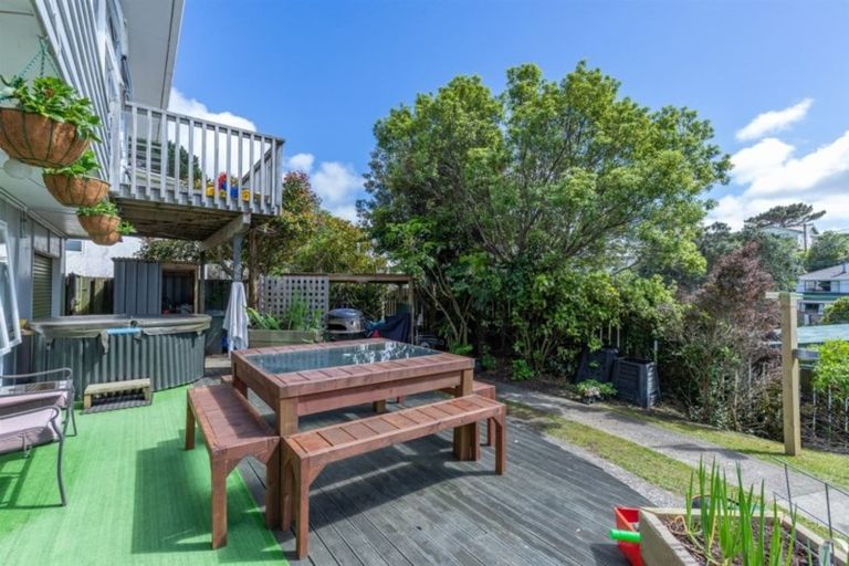 Photo of property in 18 Glenamoy Crescent, Johnsonville, Wellington, 6037