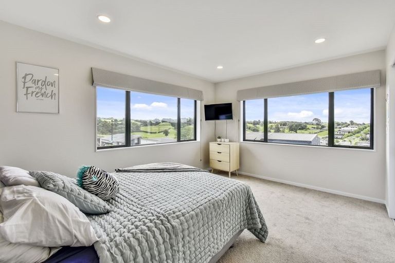 Photo of property in 24 Knoll Rise, Pukekohe, 2120