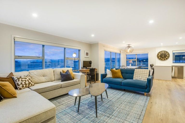 Photo of property in 174 Navigation Drive, Whitby, Porirua, 5024