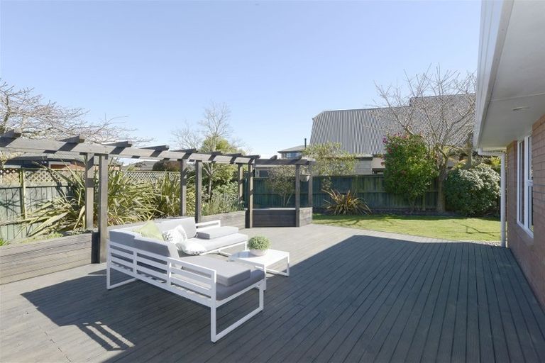 Photo of property in 15 Millcroft Place, Parklands, Christchurch, 8083