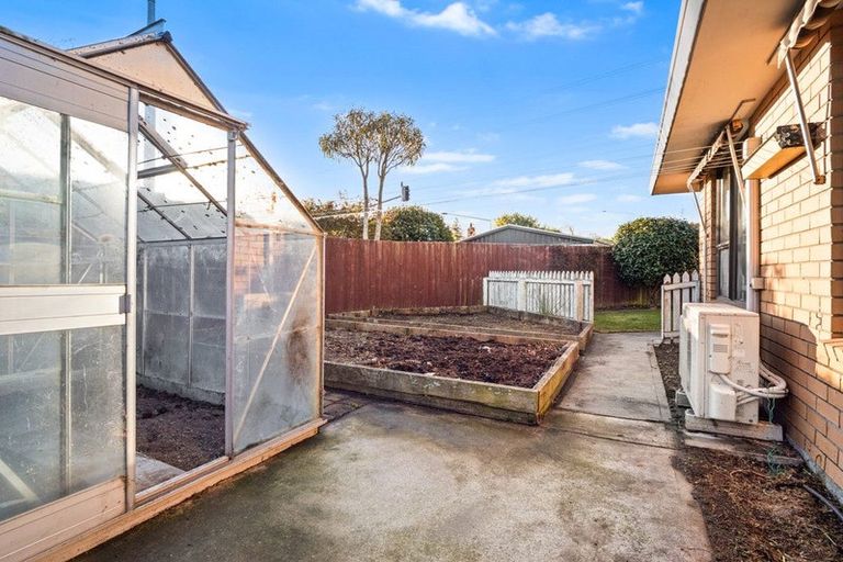 Photo of property in 1/18 Dumfries Drive, Hei Hei, Christchurch, 8042