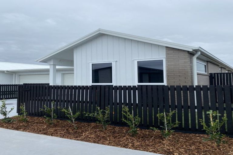 Photo of property in 4 Wharangi Lane, Papamoa, 3118