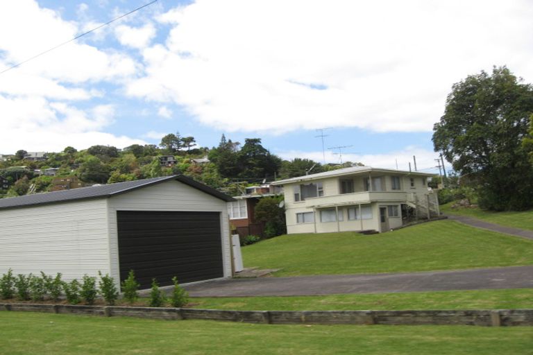Photo of property in 79 Tindalls Bay Road, Tindalls Beach, Whangaparaoa, 0930