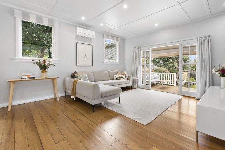 Photo of property in 265 Muritai Road, Eastbourne, Lower Hutt, 5013