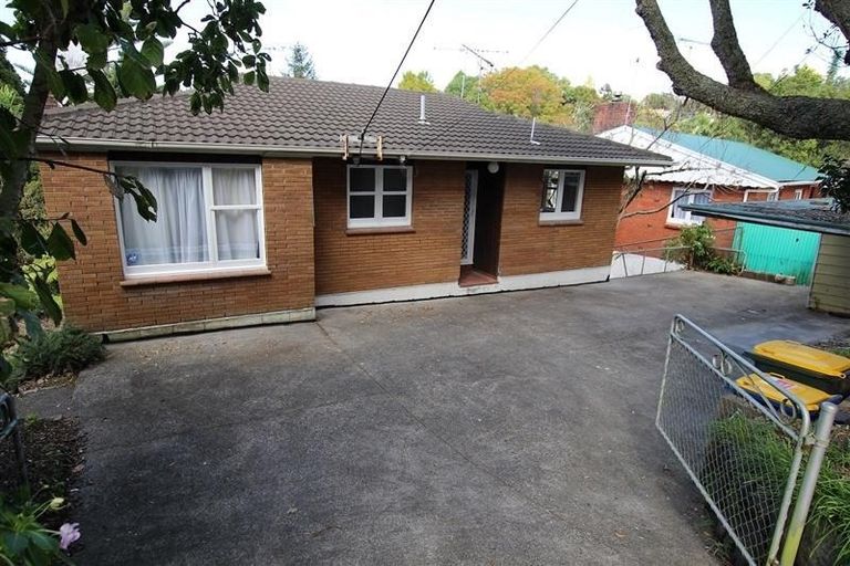 Photo of property in 40 West Lynn Road, Titirangi, Auckland, 0604