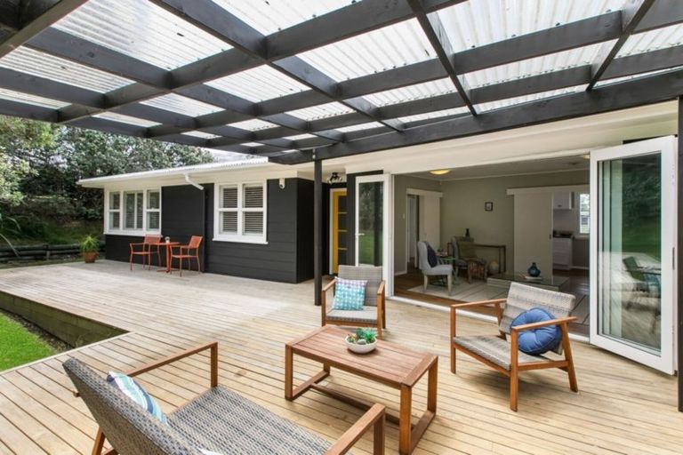 Photo of property in 1/235 Rangatira Road, Beach Haven, Auckland, 0626