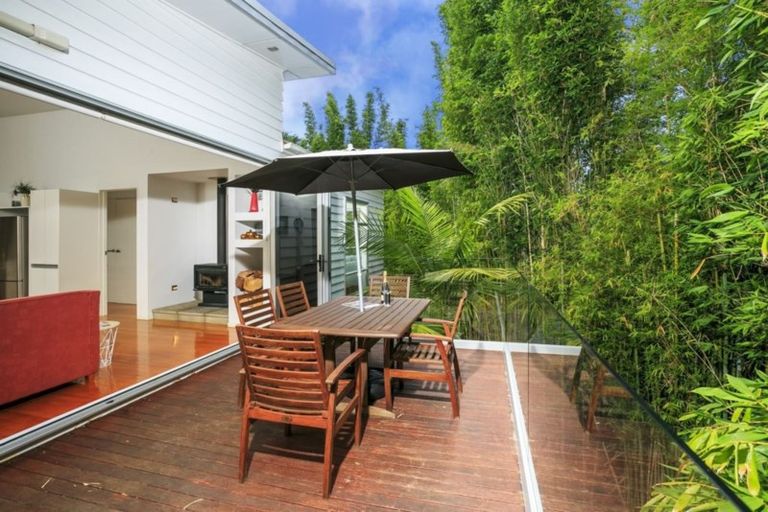 Photo of property in 16c Charmaine Road, Torbay, Auckland, 0630