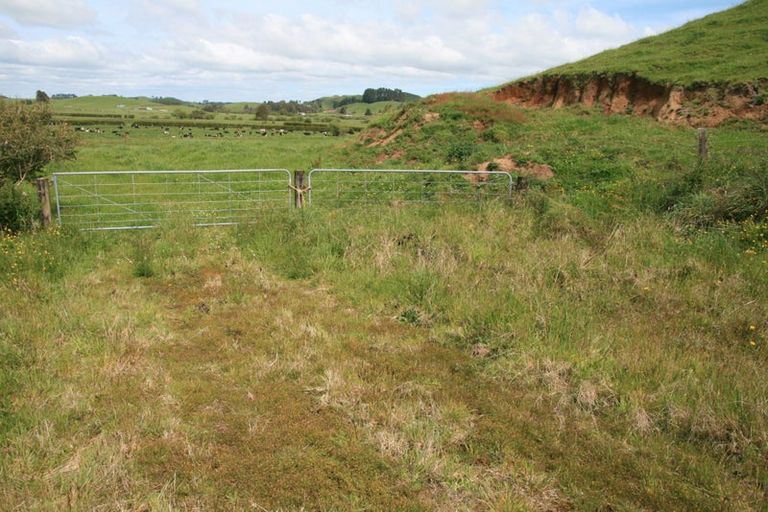 Photo of property in 664 Tariki Road, Ratapiko, 4390