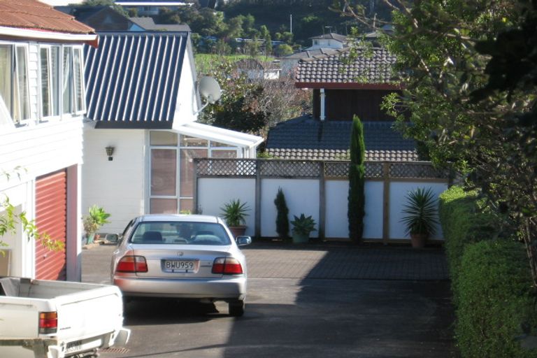 Photo of property in 2/460 East Coast Road, Windsor Park, Auckland, 0630