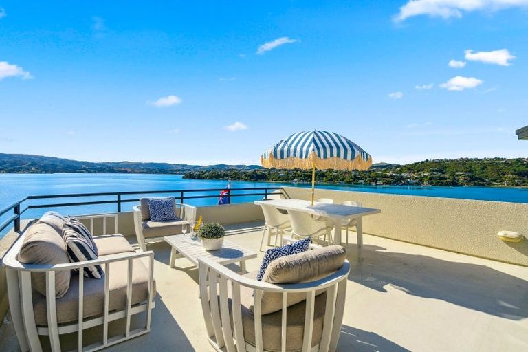 Photo of property in 26a Mana View Road, Paremata, Porirua, 5026