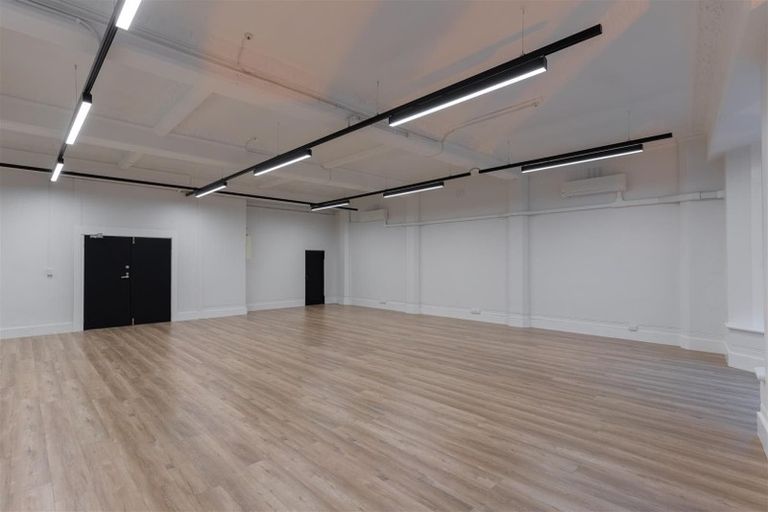 Photo of property in 1e Queen Street, New Plymouth, 4310